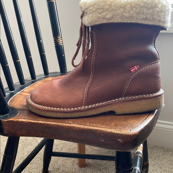 Cozy Brown Leather Duckfeet Arhus Boots with Shearling Cuff - Picture 1 of 8